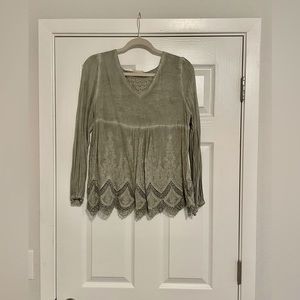 altar’d state :: long sleeve lace blouse